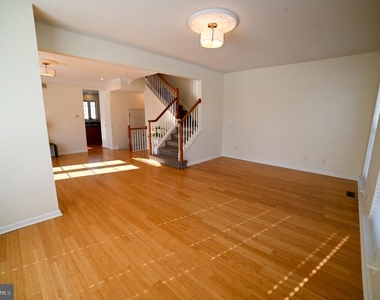 1910 Cavalier Lane - Photo Thumbnail 14