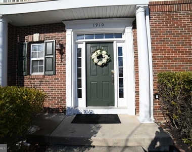 1910 Cavalier Lane - Photo Thumbnail 6