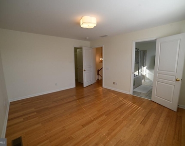 1910 Cavalier Lane - Photo Thumbnail 21
