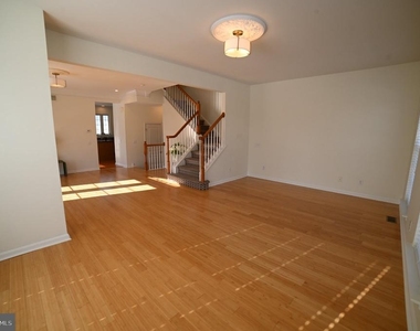 1910 Cavalier Lane - Photo Thumbnail 15