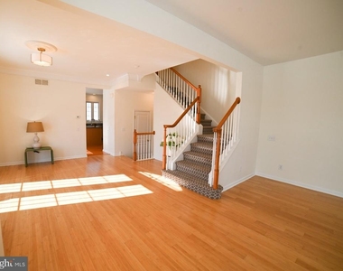 1910 Cavalier Lane - Photo Thumbnail 18