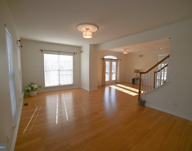 1910 Cavalier Lane - Photo Thumbnail 16