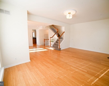 1910 Cavalier Lane - Photo Thumbnail 19