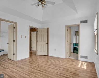 1210 Highlander Way - Photo Thumbnail 14