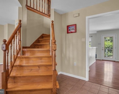1210 Highlander Way - Photo Thumbnail 3