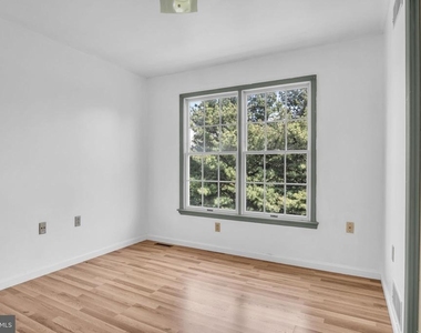1210 Highlander Way - Photo Thumbnail 18