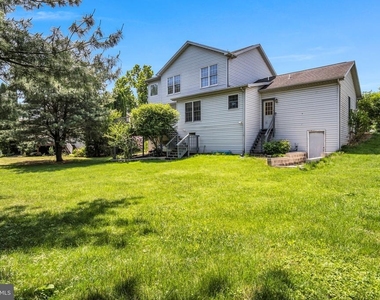 1210 Highlander Way - Photo Thumbnail 24