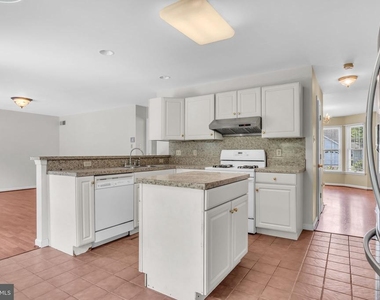 1210 Highlander Way - Photo Thumbnail 9