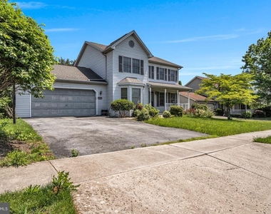 1210 Highlander Way - Photo Thumbnail 2