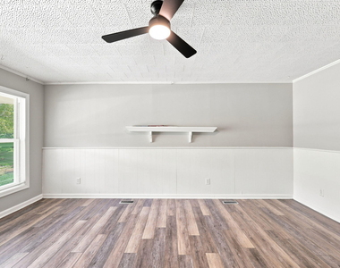 1305 Erwin Road - Photo Thumbnail 5