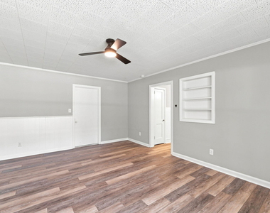 1305 Erwin Road - Photo Thumbnail 2