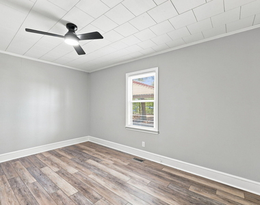 1305 Erwin Road - Photo Thumbnail 10