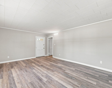 1305 Erwin Road - Photo Thumbnail 23