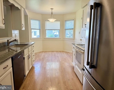 3580 Windridge Drive - Photo Thumbnail 2