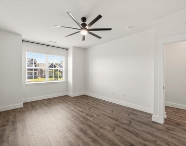 413 Haywood Glen Drive - Photo Thumbnail 14