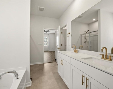 413 Haywood Glen Drive - Photo Thumbnail 18