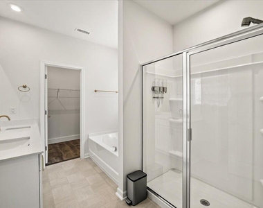 413 Haywood Glen Drive - Photo Thumbnail 20