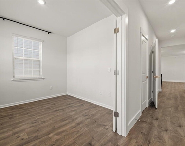 413 Haywood Glen Drive - Photo Thumbnail 31