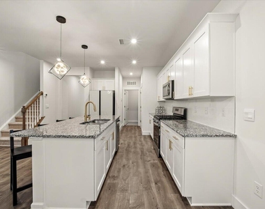 413 Haywood Glen Drive - Photo Thumbnail 2