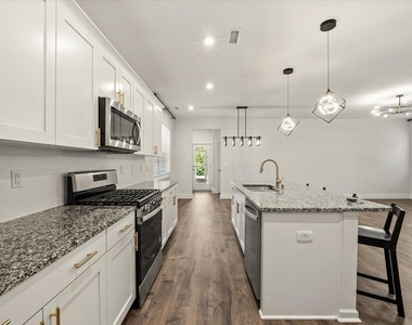 413 Haywood Glen Drive - Photo Thumbnail 9