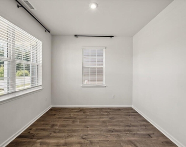 413 Haywood Glen Drive - Photo Thumbnail 27