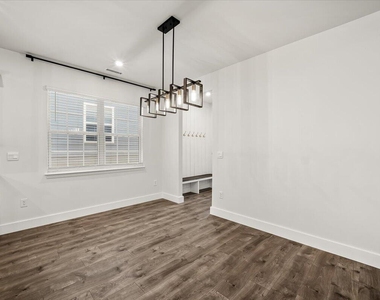 413 Haywood Glen Drive - Photo Thumbnail 37