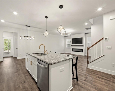 413 Haywood Glen Drive - Photo Thumbnail 5