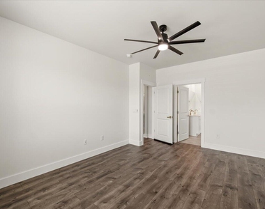 413 Haywood Glen Drive - Photo Thumbnail 16