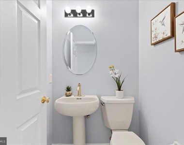 21 Cambridge Court - Photo Thumbnail 12