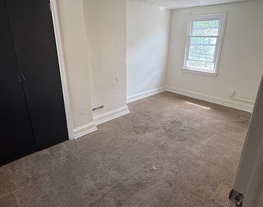 36 Middle Rose Street - Photo Thumbnail 4