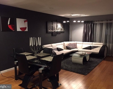 10 Breckenridge Place - Photo Thumbnail 3