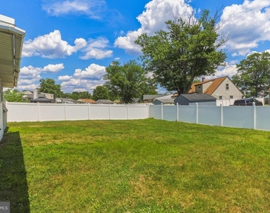 1037 Monmouth Road - Photo Thumbnail 16