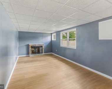 1037 Monmouth Road - Photo Thumbnail 8