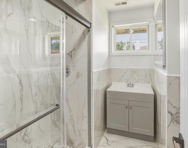 1037 Monmouth Road - Photo Thumbnail 13