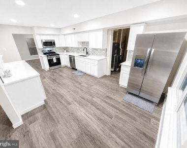 501 Forest Court - Photo Thumbnail 7
