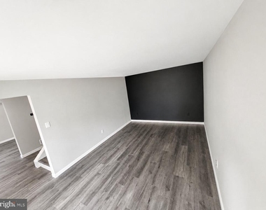 501 Forest Court - Photo Thumbnail 5