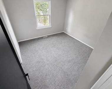 501 Forest Court - Photo Thumbnail 14