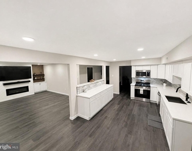 501 Forest Court - Photo Thumbnail 9