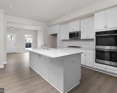 46 Rosemary Way - Photo Thumbnail 5