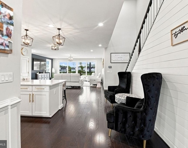 10125 Fast Colors Lane - Photo Thumbnail 13