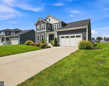 10125 Fast Colors Lane - Photo Thumbnail 2