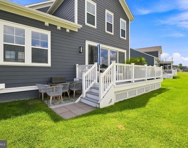 10125 Fast Colors Lane - Photo Thumbnail 6