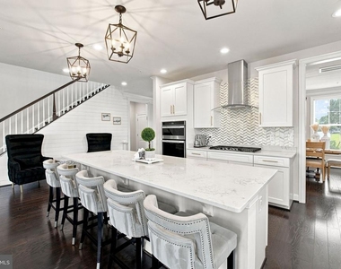 10125 Fast Colors Lane - Photo Thumbnail 15