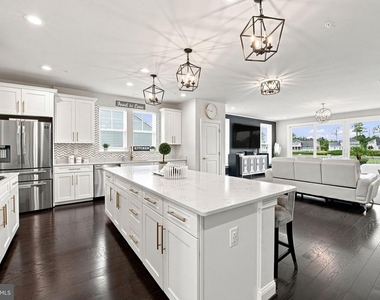 10125 Fast Colors Lane - Photo Thumbnail 19