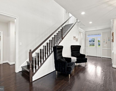 10125 Fast Colors Lane - Photo Thumbnail 11