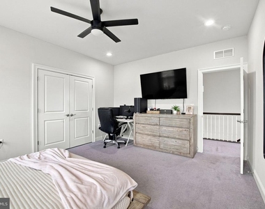 10125 Fast Colors Lane - Photo Thumbnail 37