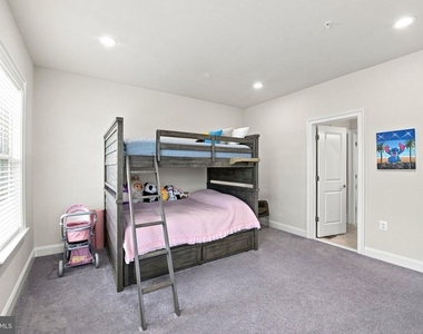 10125 Fast Colors Lane - Photo Thumbnail 40