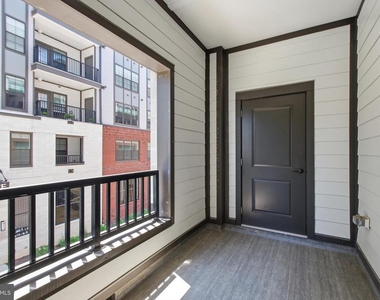 100 Saint Ives Place - Photo Thumbnail 28
