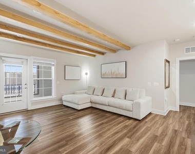100 Saint Ives Place - Photo Thumbnail 11