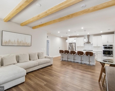100 Saint Ives Place - Photo Thumbnail 14